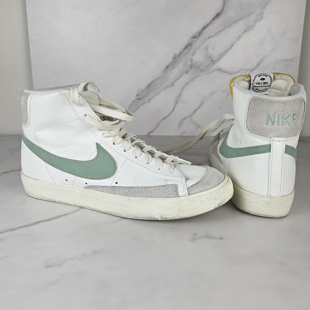 Nike Blazer Mid ’77 Women’s Size 9 – Light Green Swoosh Fall 2022